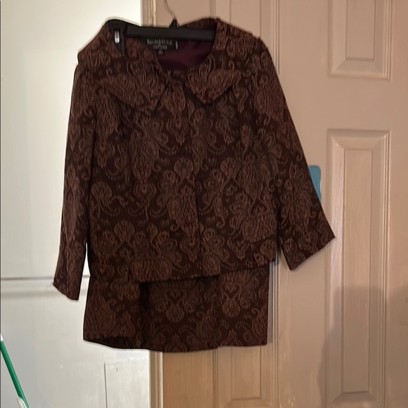 Larry Levine Brown Skirt Set - Picture 1 of 1